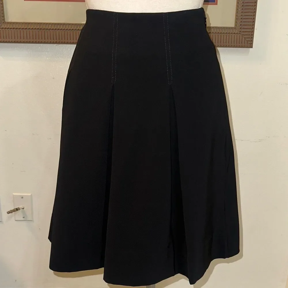 WHBM Black Pleated Skirt Size 00